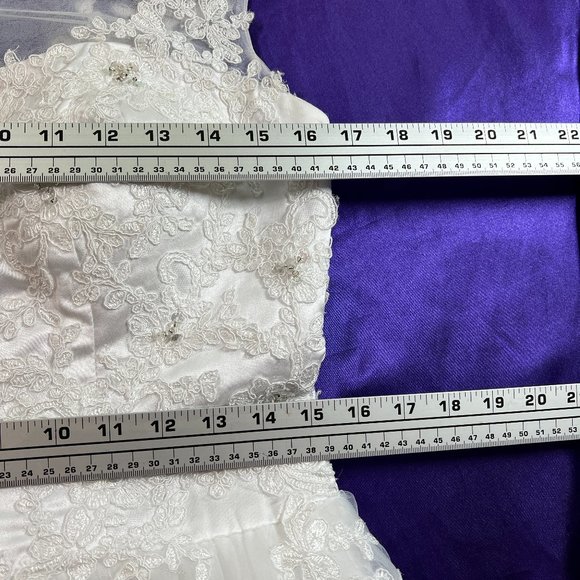 📌 JJs House Princess Wedding Gown, Tulle, Lace and Beading, Sleeveless - Picture 13 of 16